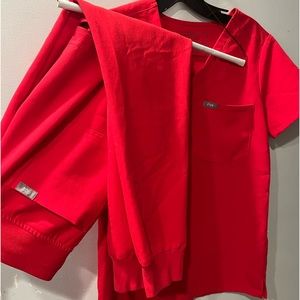 FIGS scrubs set